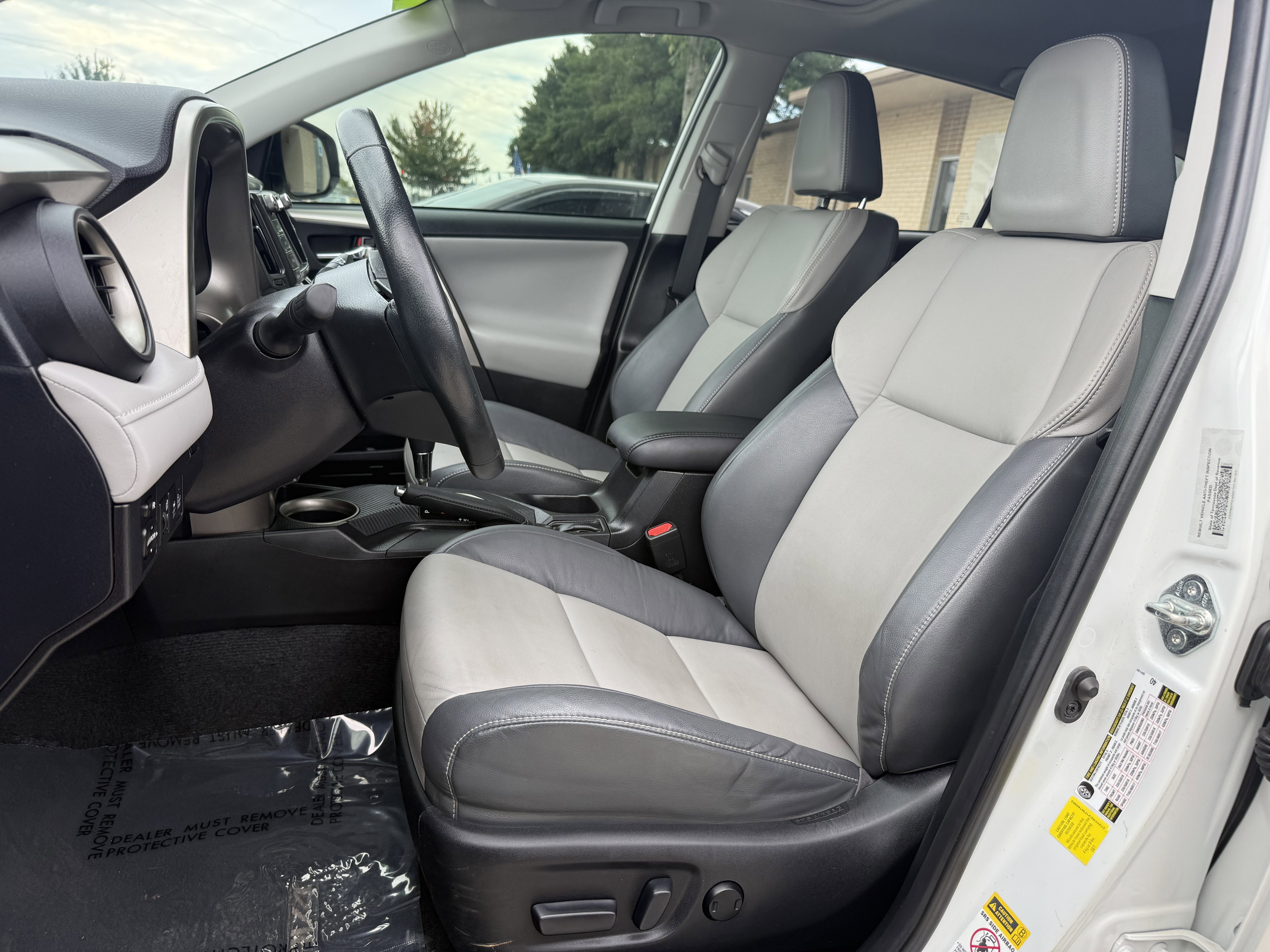 Used 2015 Toyota RAV4 Limited image 9