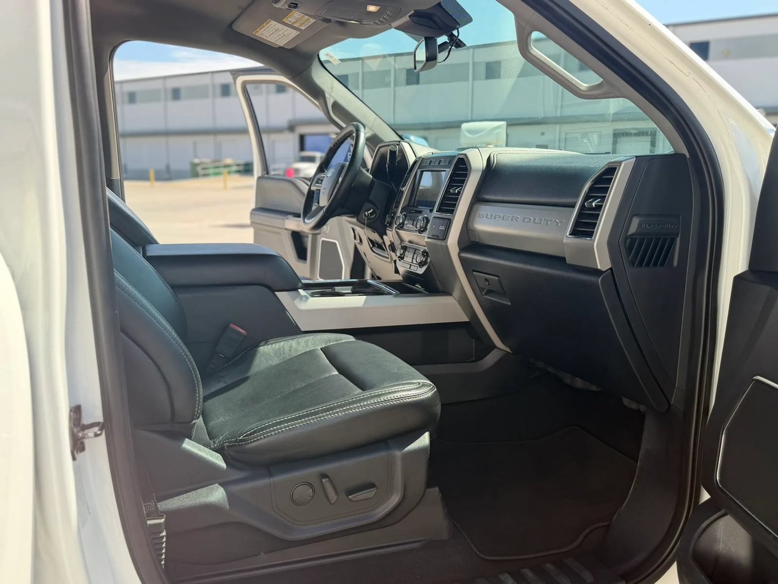 Used 2020 Ford F350 Lariat w/ Chrome Package AWD/4WD image 27