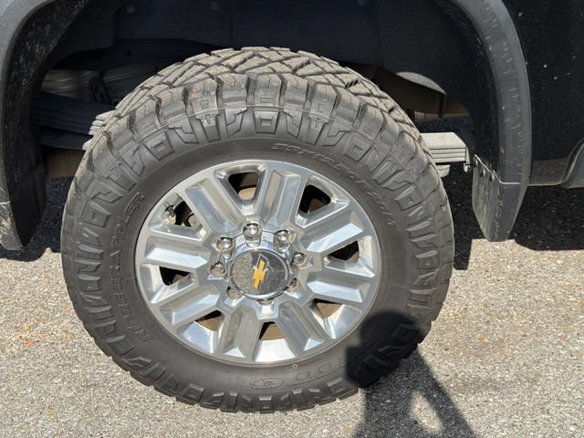 Used 2024 Chevrolet Silverado 2500 High Country w/ High Country Premium Package AWD/4WD image 5