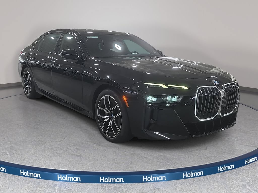 Certified 2023 BMW 760i xDrive AWD/4WD image 3
