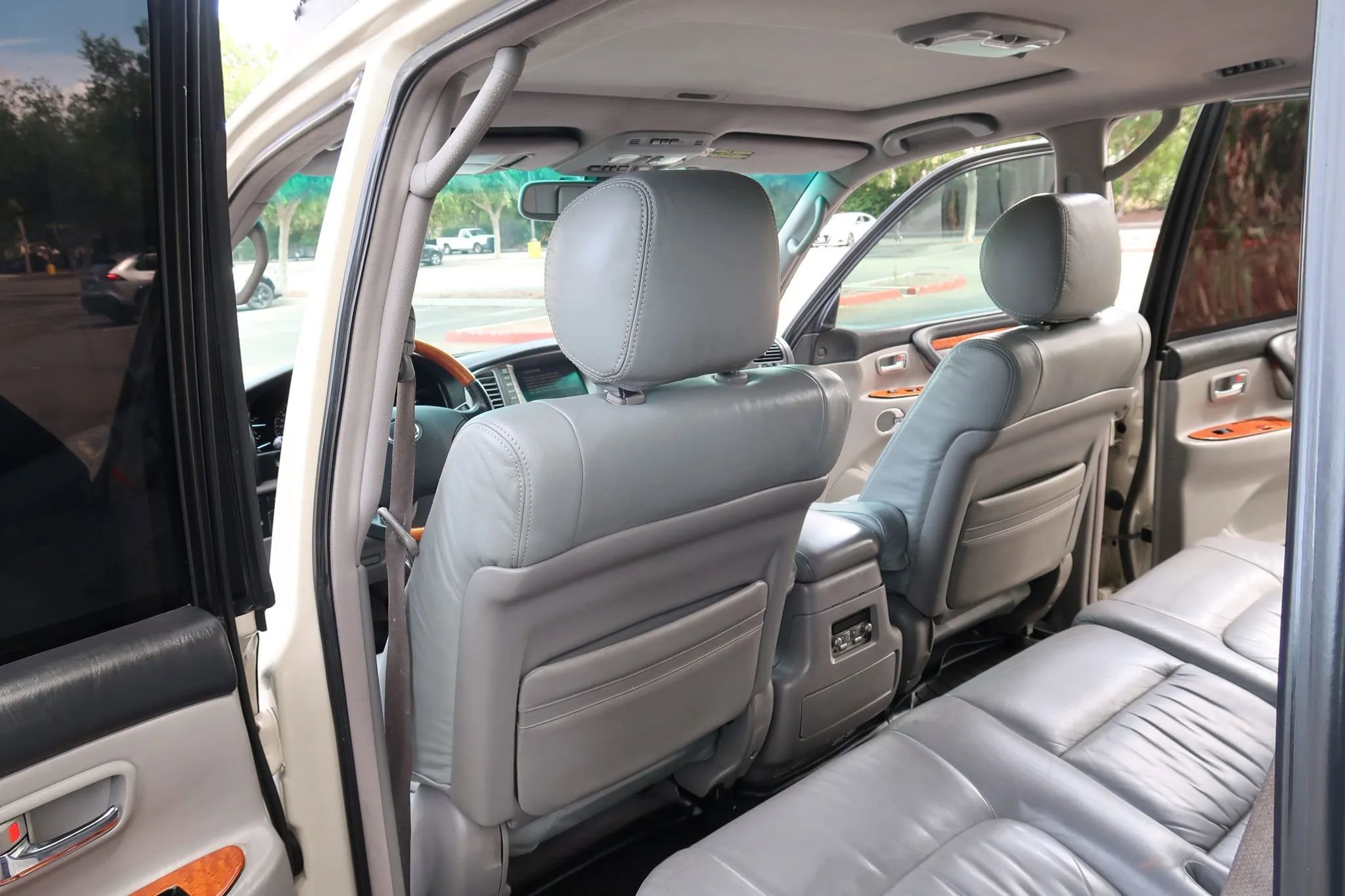 Used 2006 Lexus LX 470 4WD image 17
