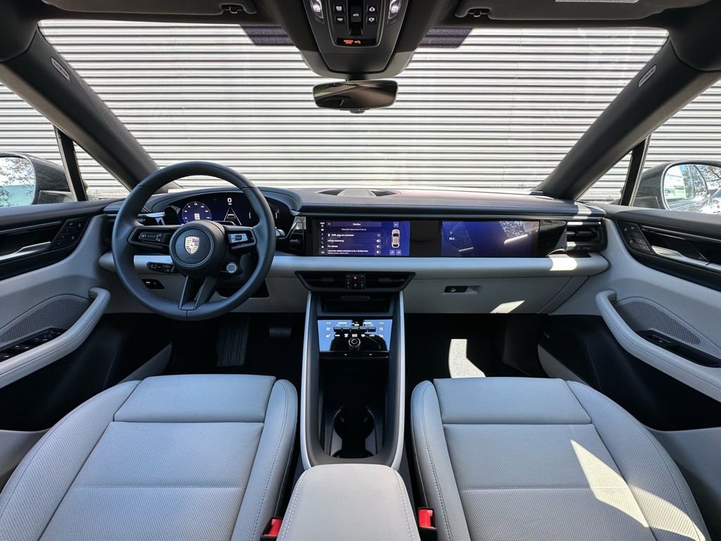 Used 2026 Porsche Macan 4 Electric AWD/4WD image 6