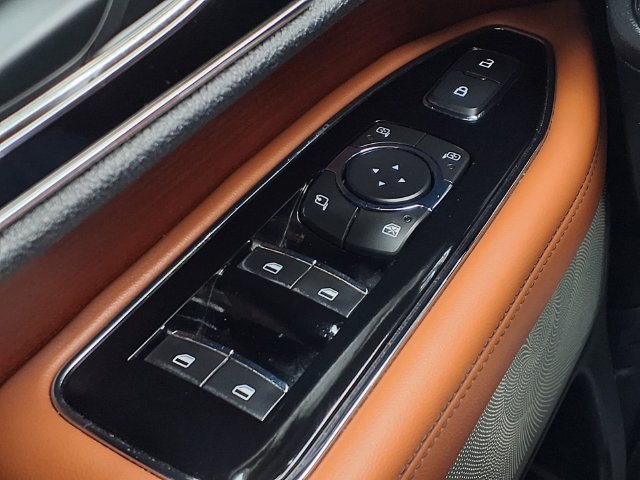Used 2020 Lincoln Navigator L Reserve w/ Luxury Package AWD/4WD image 15