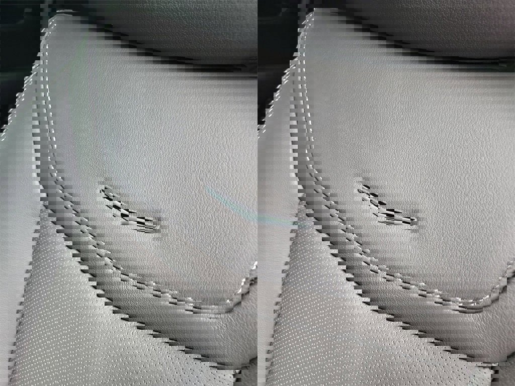 New 2025 Cadillac XT5 Premium Luxury image 18