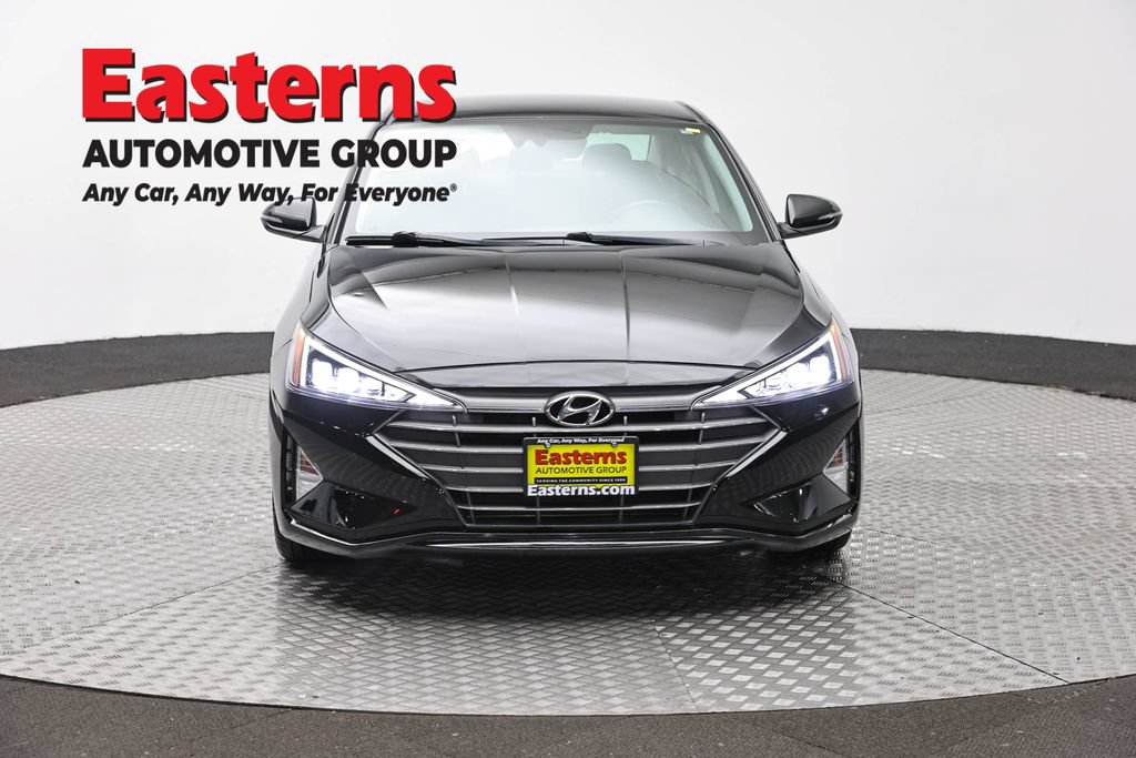 Used 2020 Hyundai Elantra Limited w/ Winter Weather Package FWD image 2