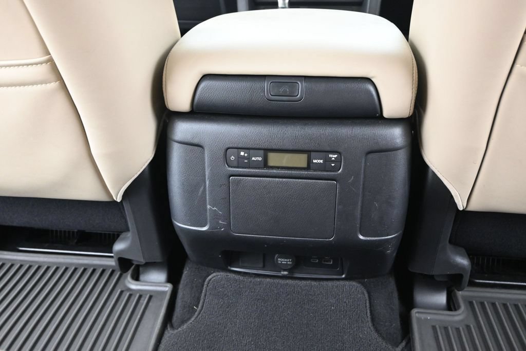 Used 2022 Nissan Armada SV w/ Cargo Package AWD/4WD image 9
