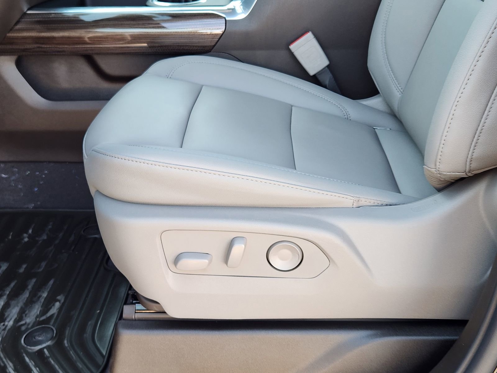 New 2026 Chevrolet Silverado 2500 LT w/ Z71 Chrome Sport Edition image 21