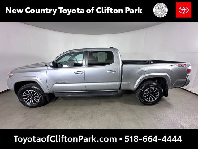 Used 2022 Toyota Tacoma TRD Sport AWD/4WD image 6