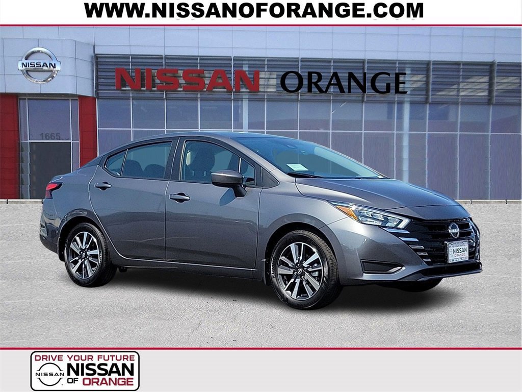 New 2025 Nissan Versa SV w/ Trunk Package