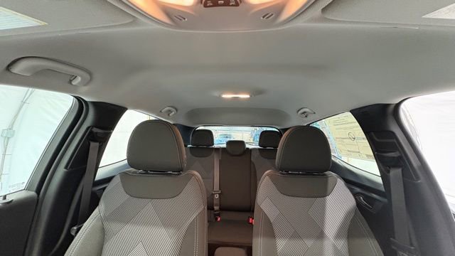 New 2027 Chevrolet Bolt LT w/ Comfort Package image 29