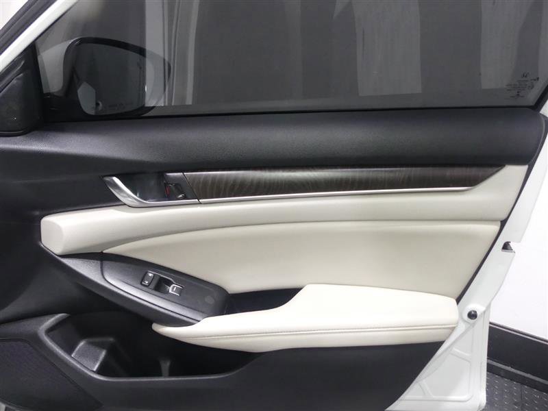 Used 2019 Honda Accord EX image 19