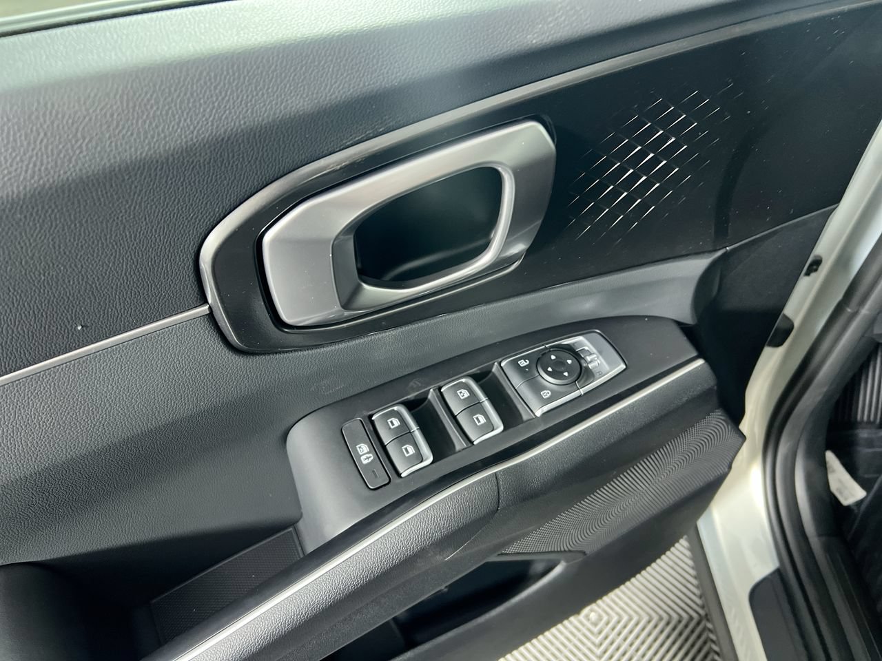 New 2026 Kia Sorento LX FWD image 15