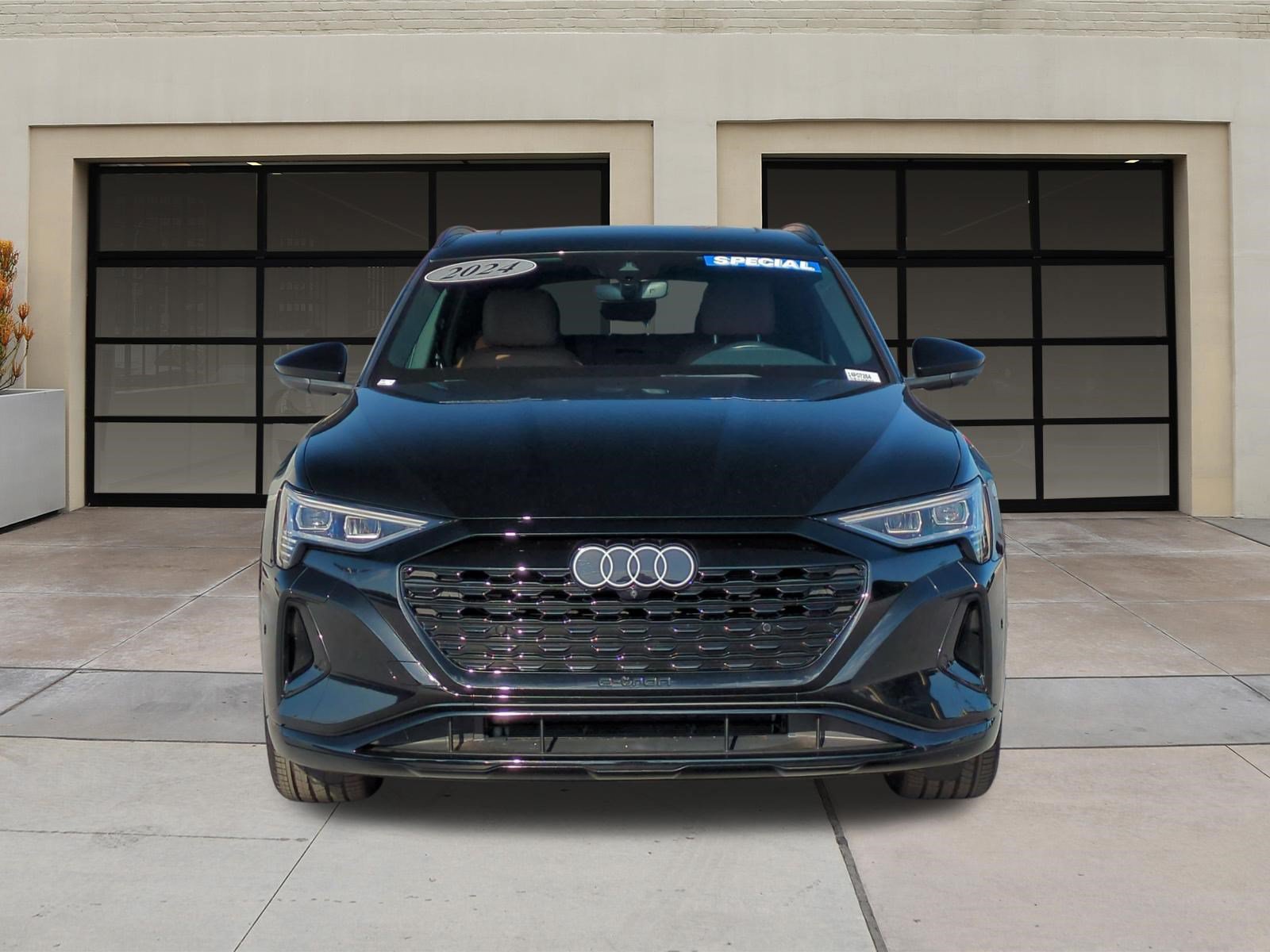 Used 2024 Audi Q8 e-tron Premium Plus w/ Premium Plus Package AWD/4WD image 6