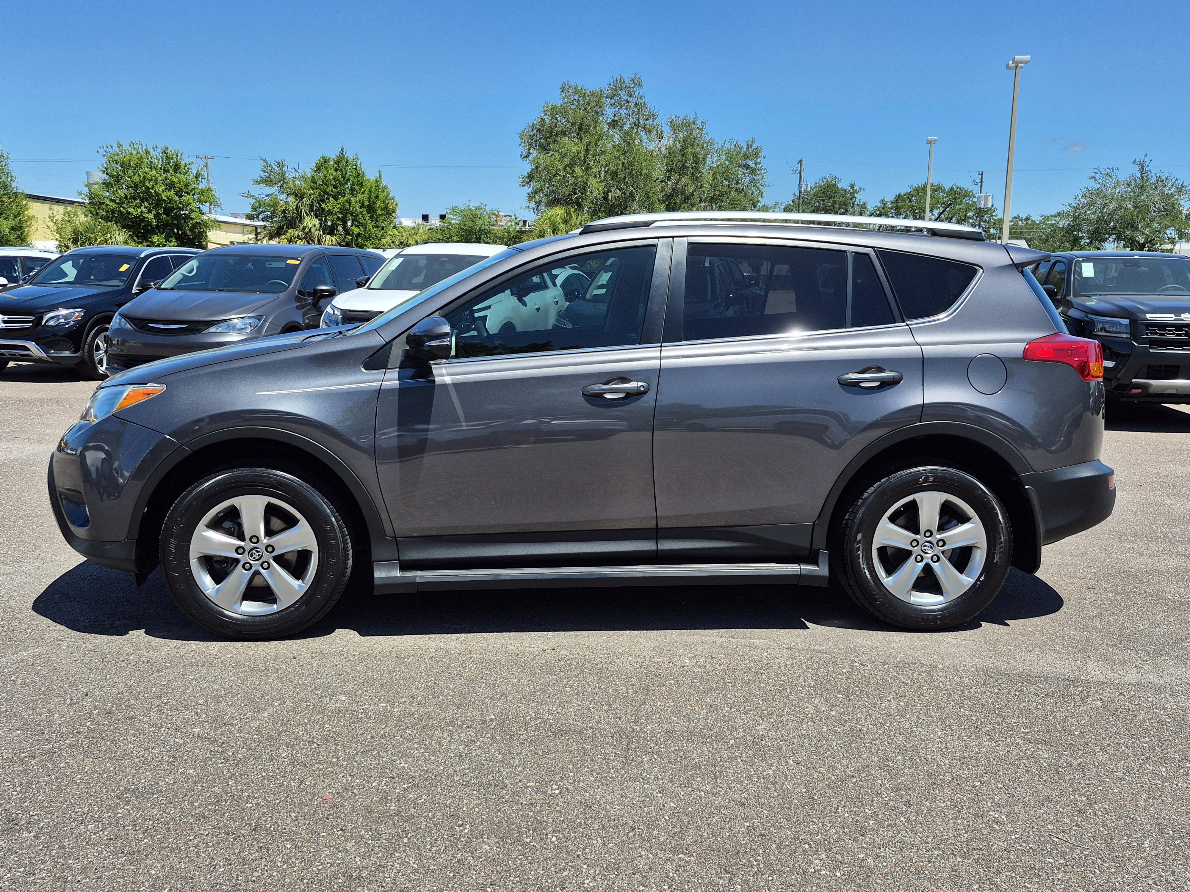 Used 2015 Toyota RAV4 XLE FWD image 3