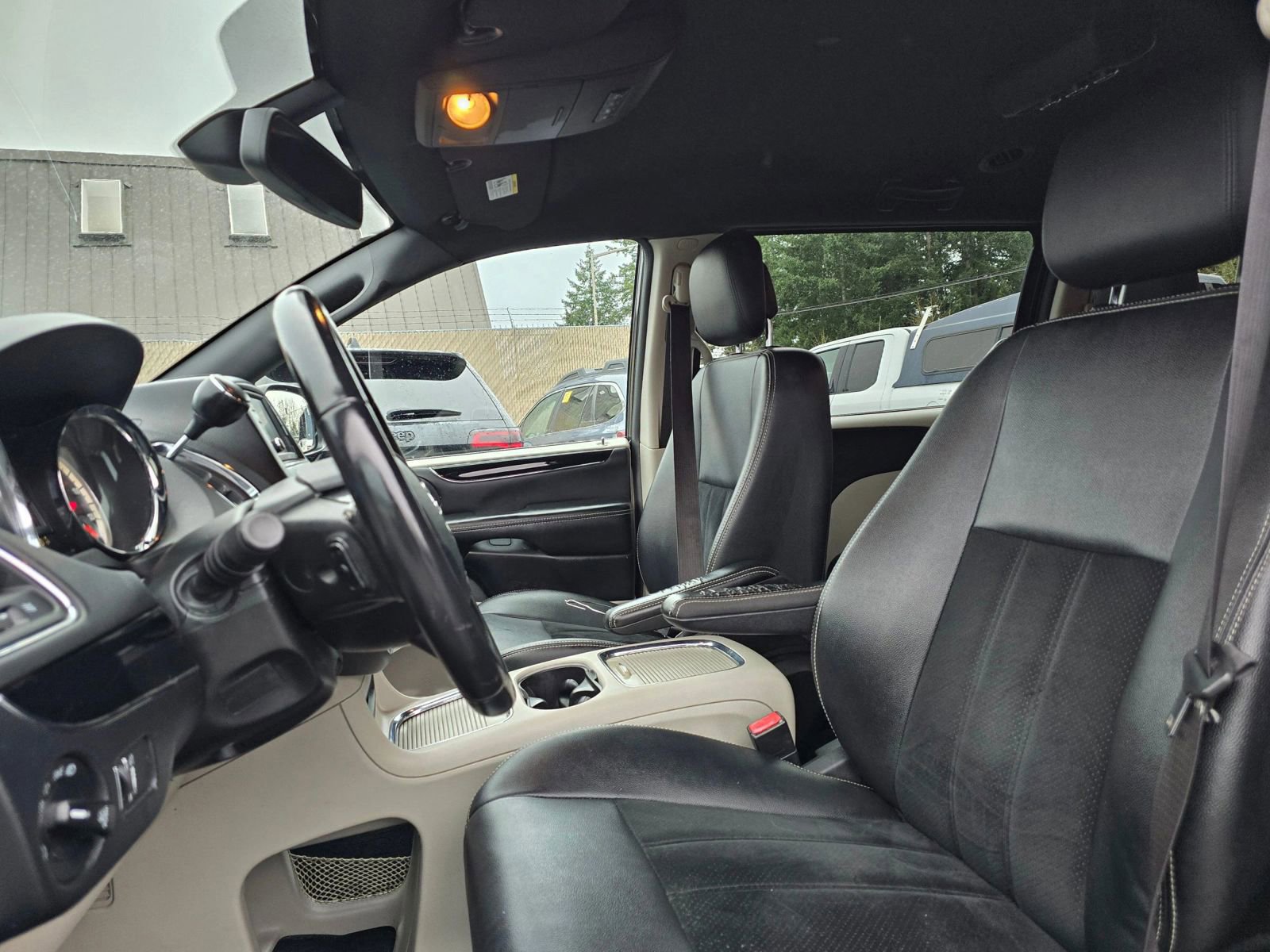 Used 2018 Dodge Grand Caravan SXT FWD image 21