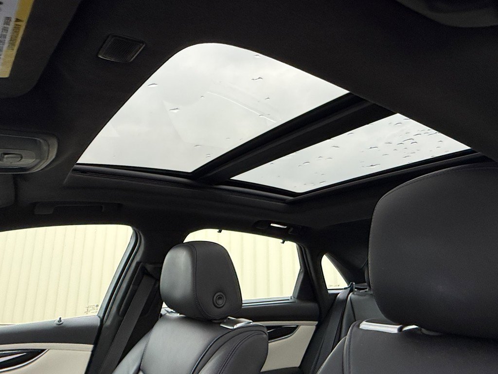 Used 2016 Cadillac XTS Vsport Platinum AWD/4WD image 4