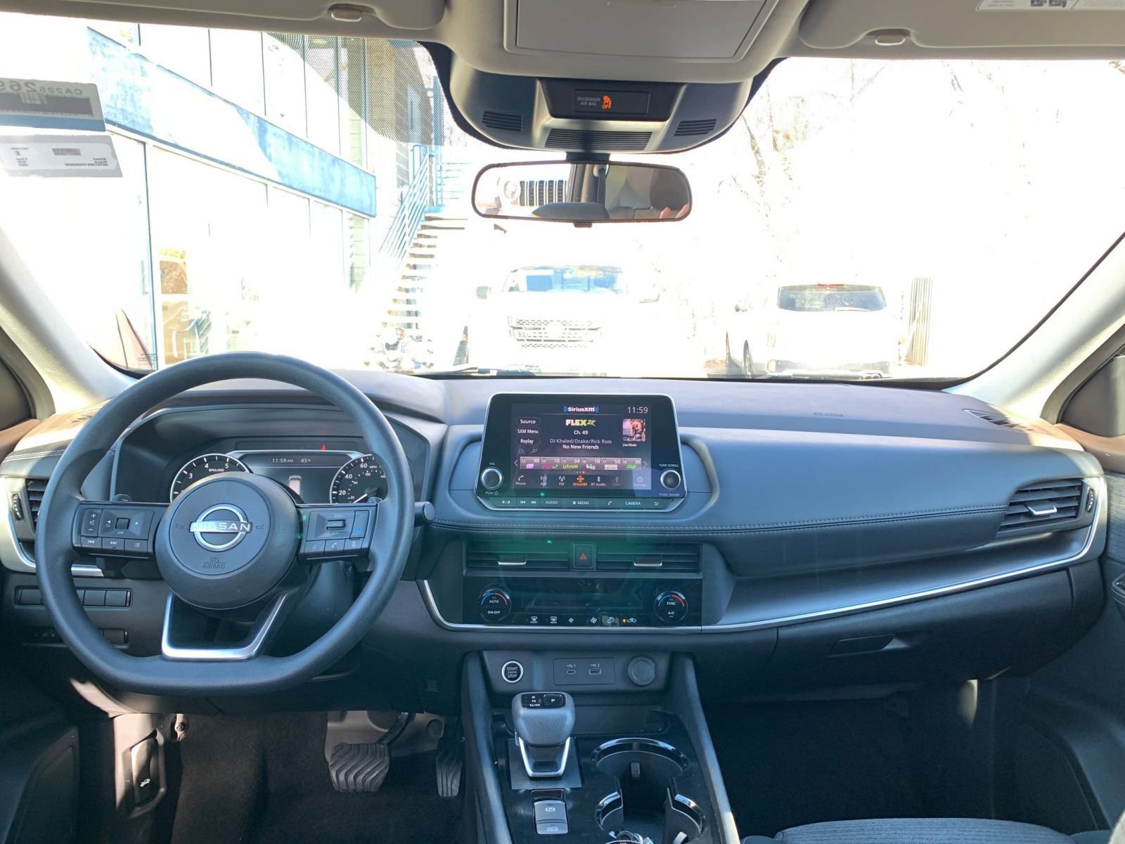 Used 2023 Nissan Rogue SV image 33