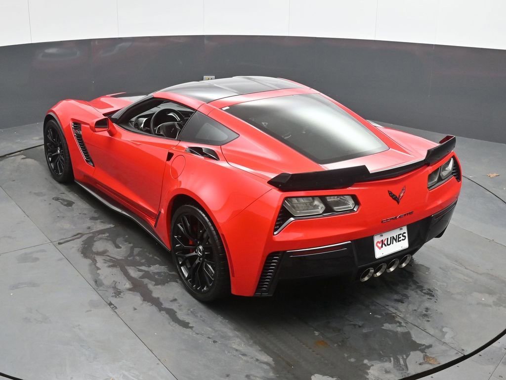 Used 2015 Chevrolet Corvette Z06 w/ 3LZ Preferred Equipment Group image 34
