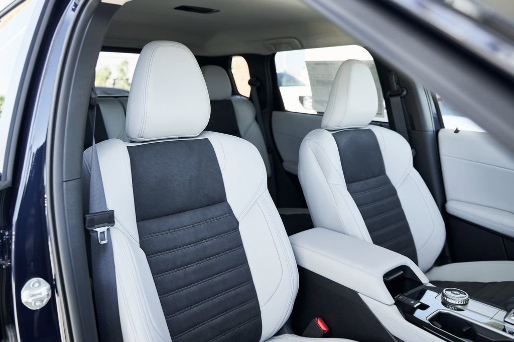 Used 2025 Mitsubishi Outlander SE FWD image 28