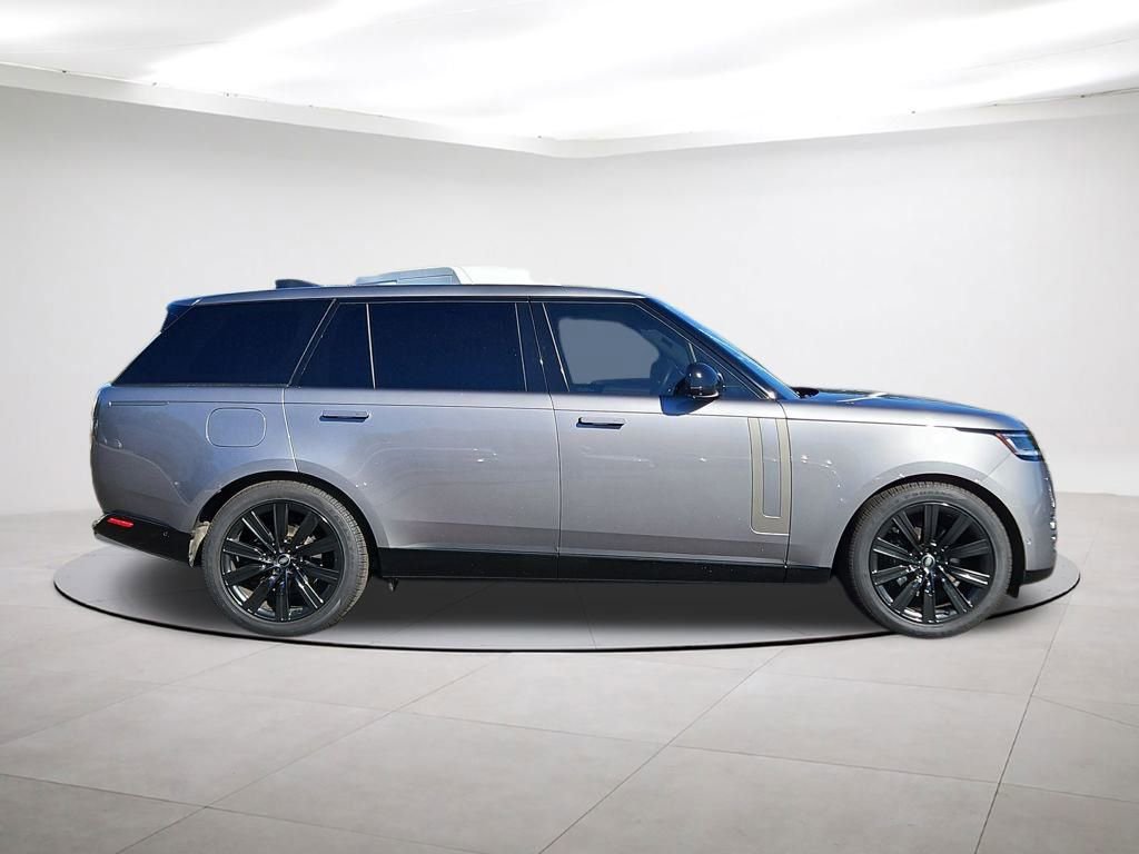 Used 2023 Land Rover Range Rover Long Wheelbase SE image 8