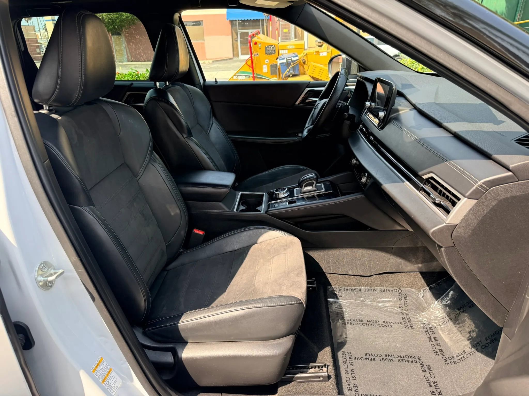 Used 2022 Mitsubishi Outlander SE image 16