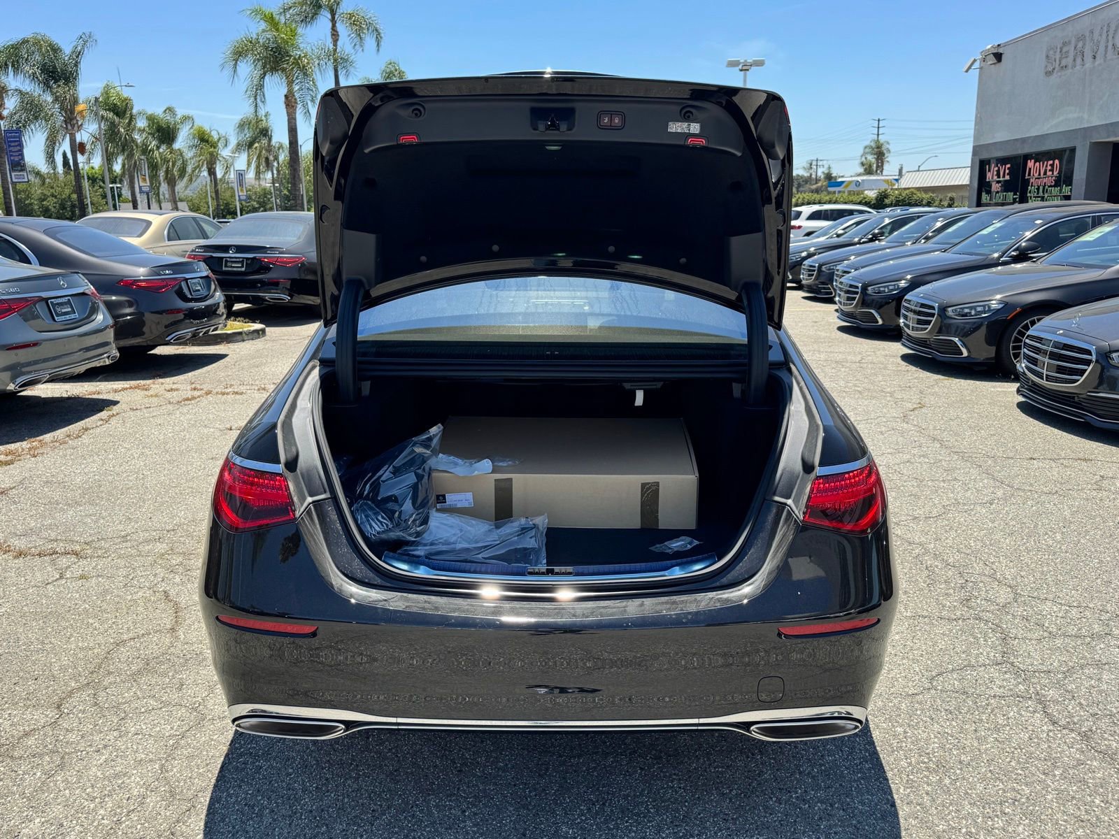 New 2025 Mercedes-Benz S 580e 4MATIC Sedan image 14