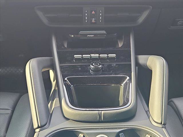 Used 2024 Porsche Cayenne Coupe AWD/4WD image 15
