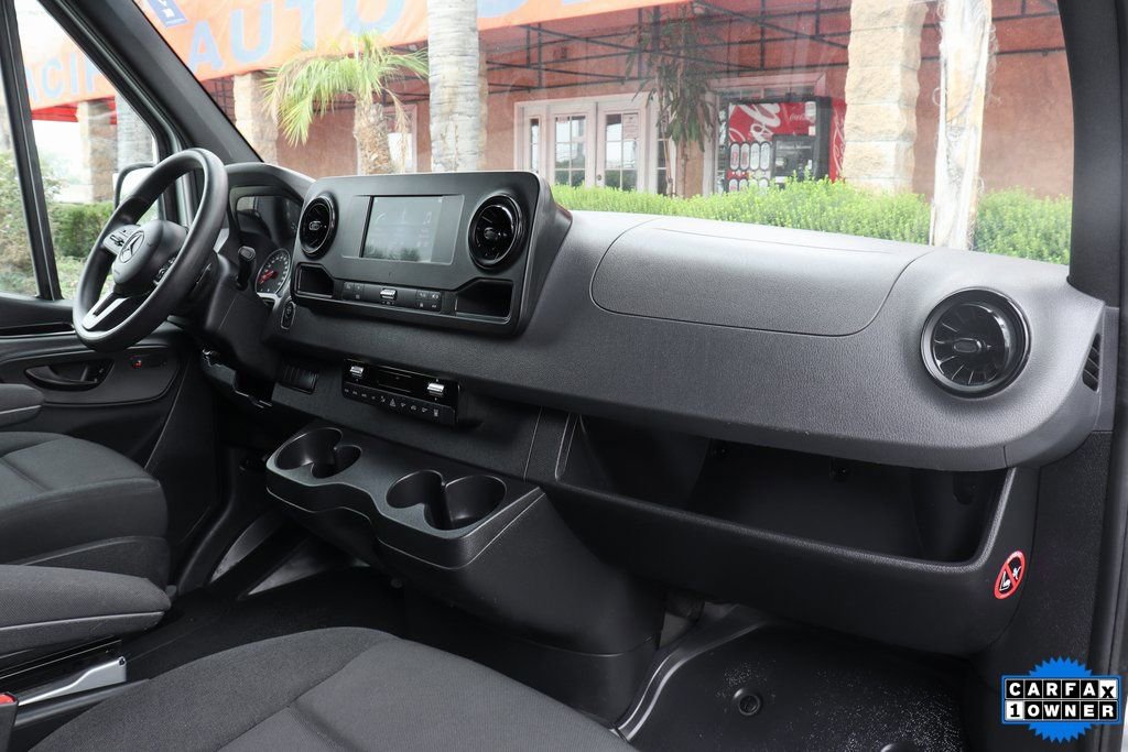 Used 2024 Mercedes-Benz Sprinter 2500 image 31