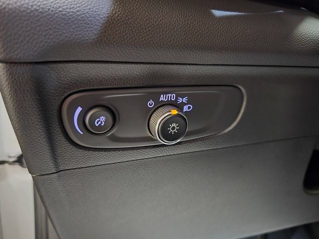 Used 2023 Buick Envision Essence AWD/4WD image 17