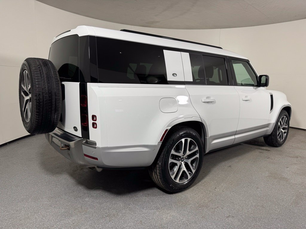 Used 2023 Land Rover Defender 130 SE AWD/4WD image 6
