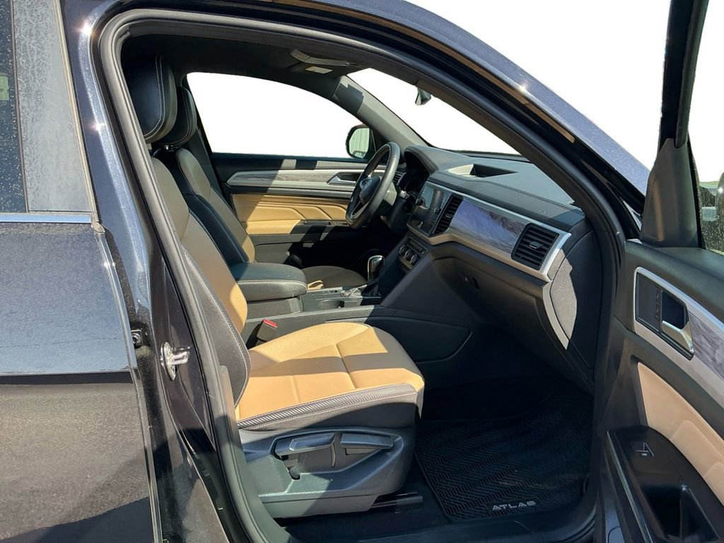Used 2021 Volkswagen Atlas Cross Sport SE image 22