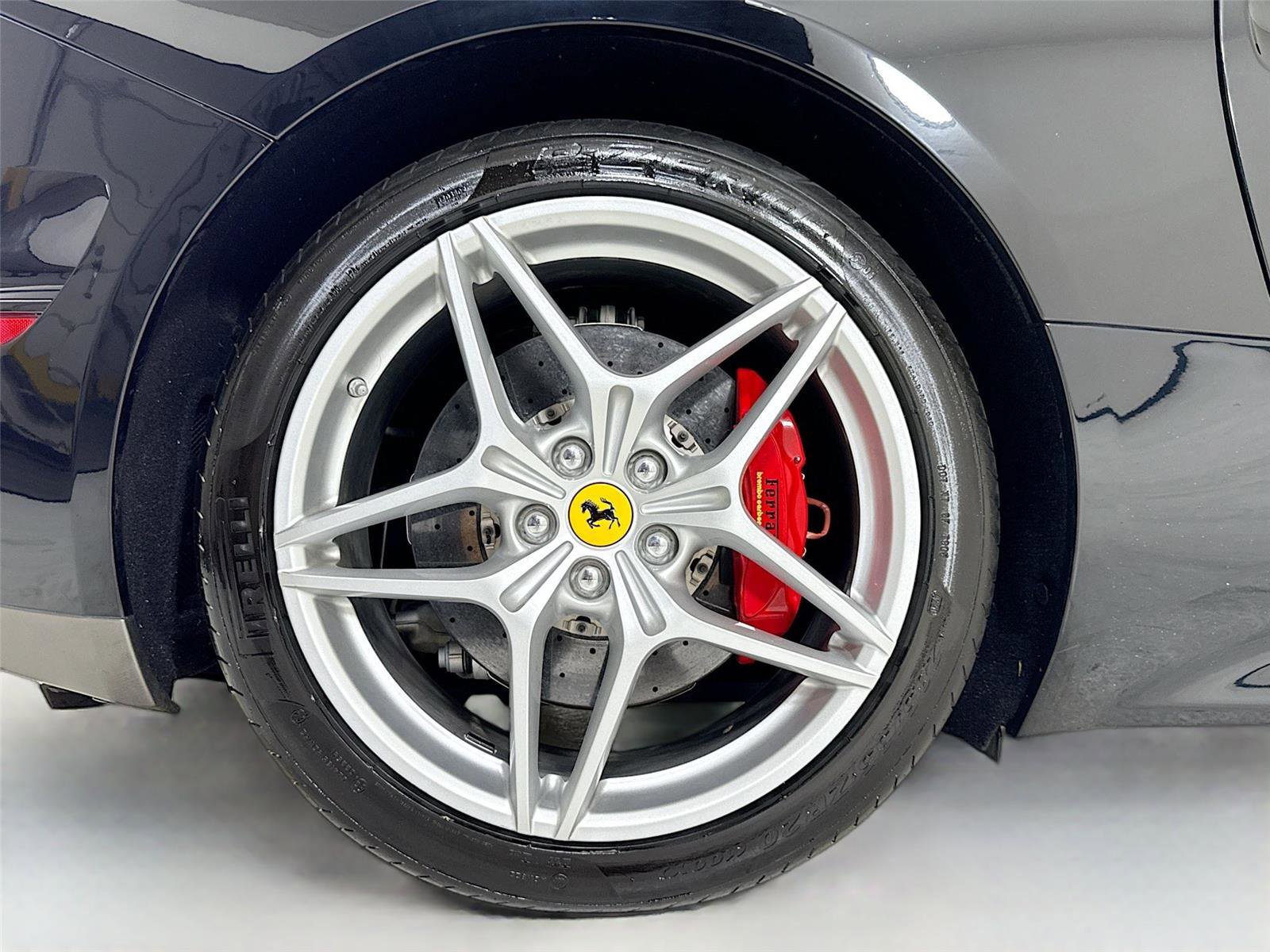 Used 2018 Ferrari California T image 37