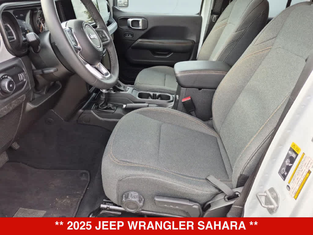 Used 2025 Jeep Wrangler Unlimited Sahara AWD/4WD image 16