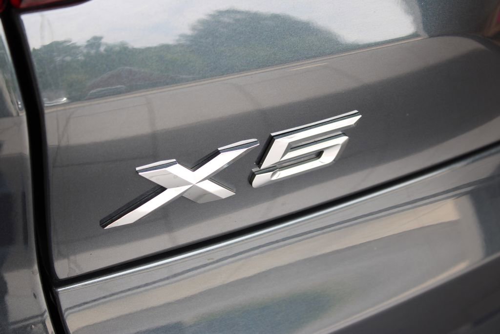 Used 2020 BMW X5 xDrive40i w/ Premium Package AWD/4WD image 35