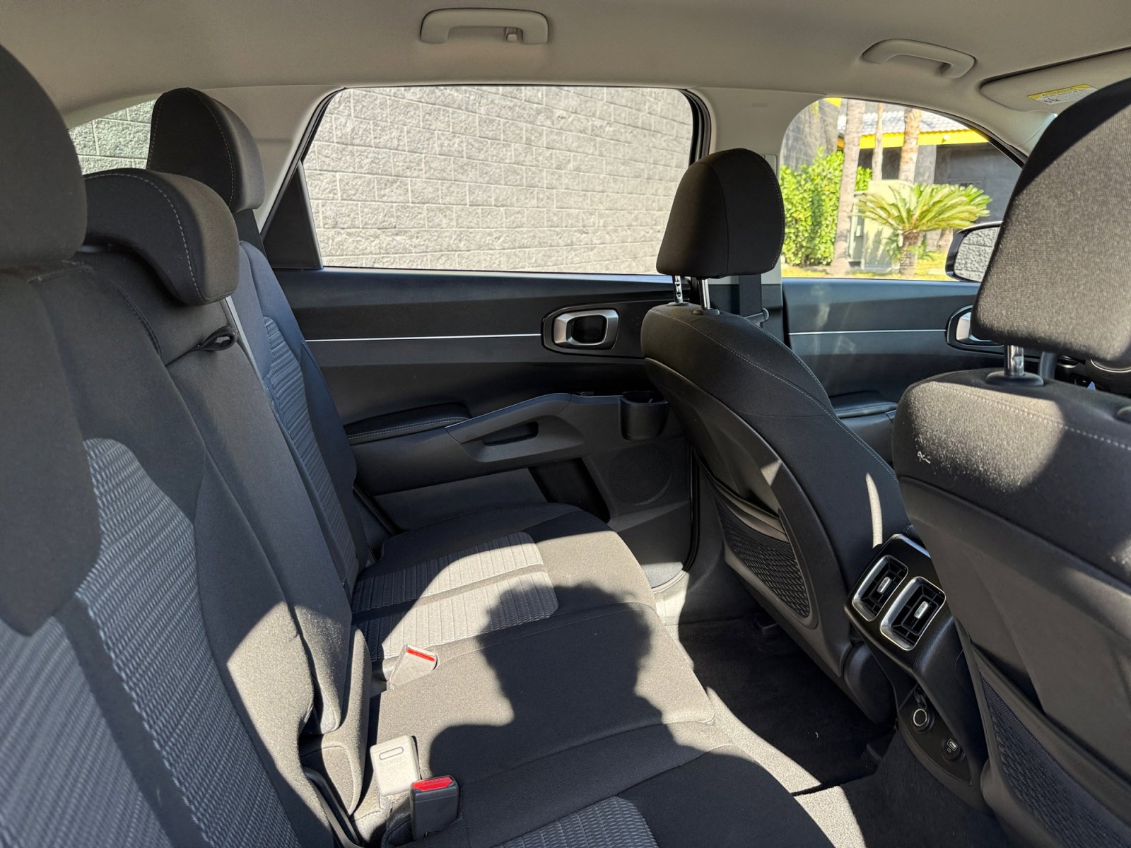 Used 2023 Kia Sorento LX image 19