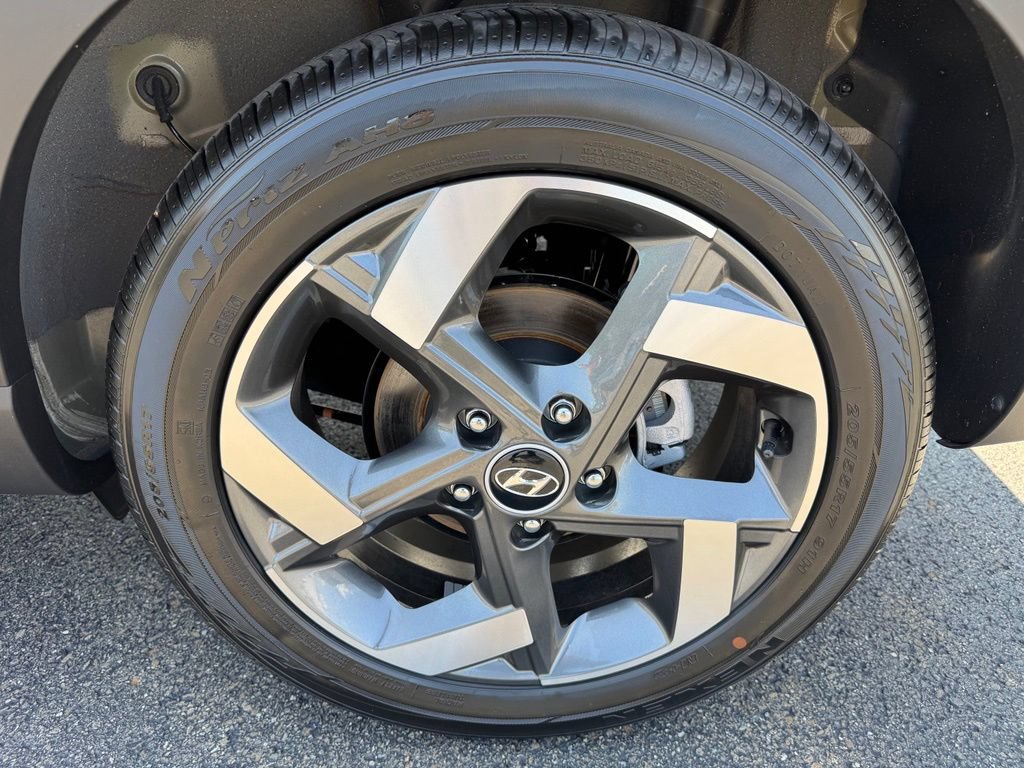 Used 2026 Hyundai Venue SEL FWD image 29