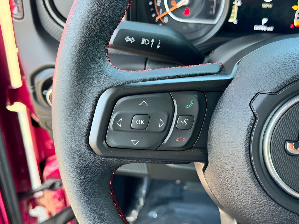 Used 2024 Jeep Gladiator Rubicon AWD/4WD image 12