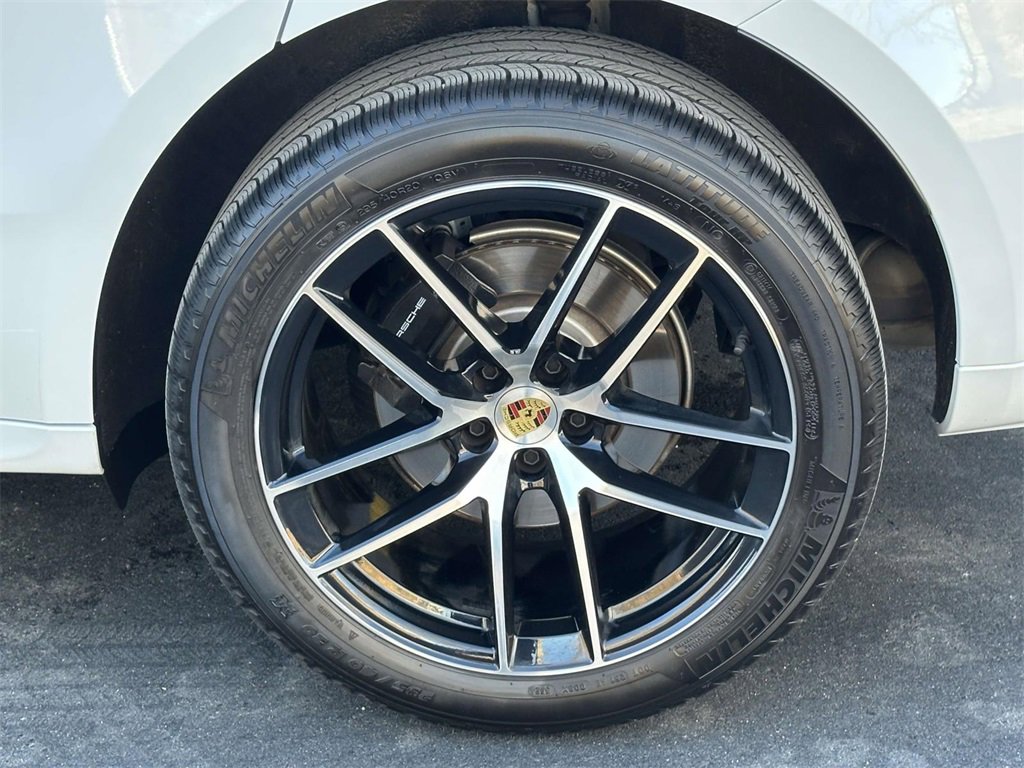 Used 2025 Porsche Macan image 8