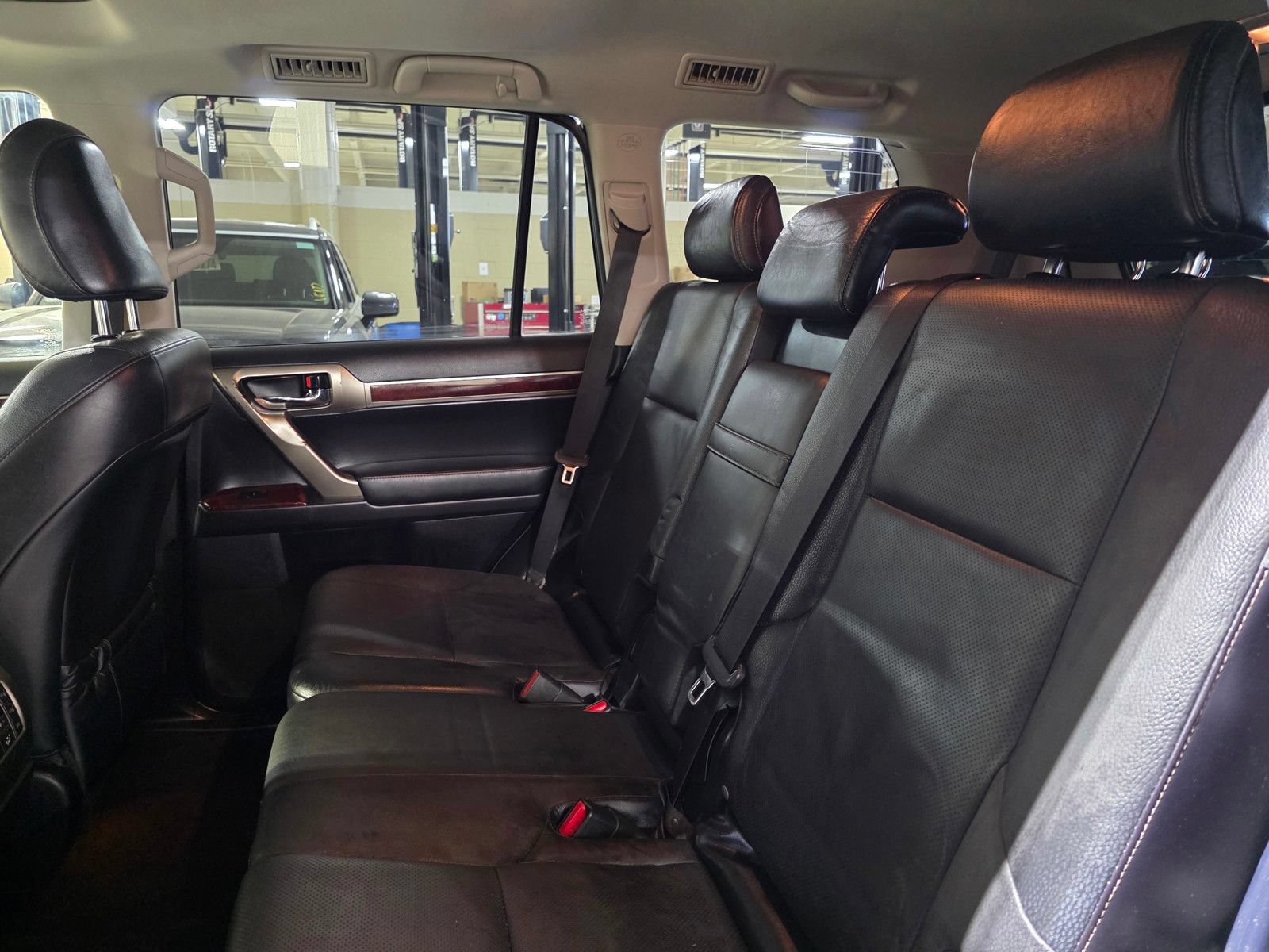 Used 2016 Lexus GX 460 w/ Premium Package AWD/4WD image 15