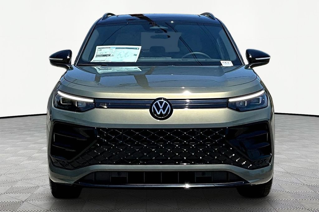 New 2026 Volkswagen Tiguan SE R-Line FWD image 2