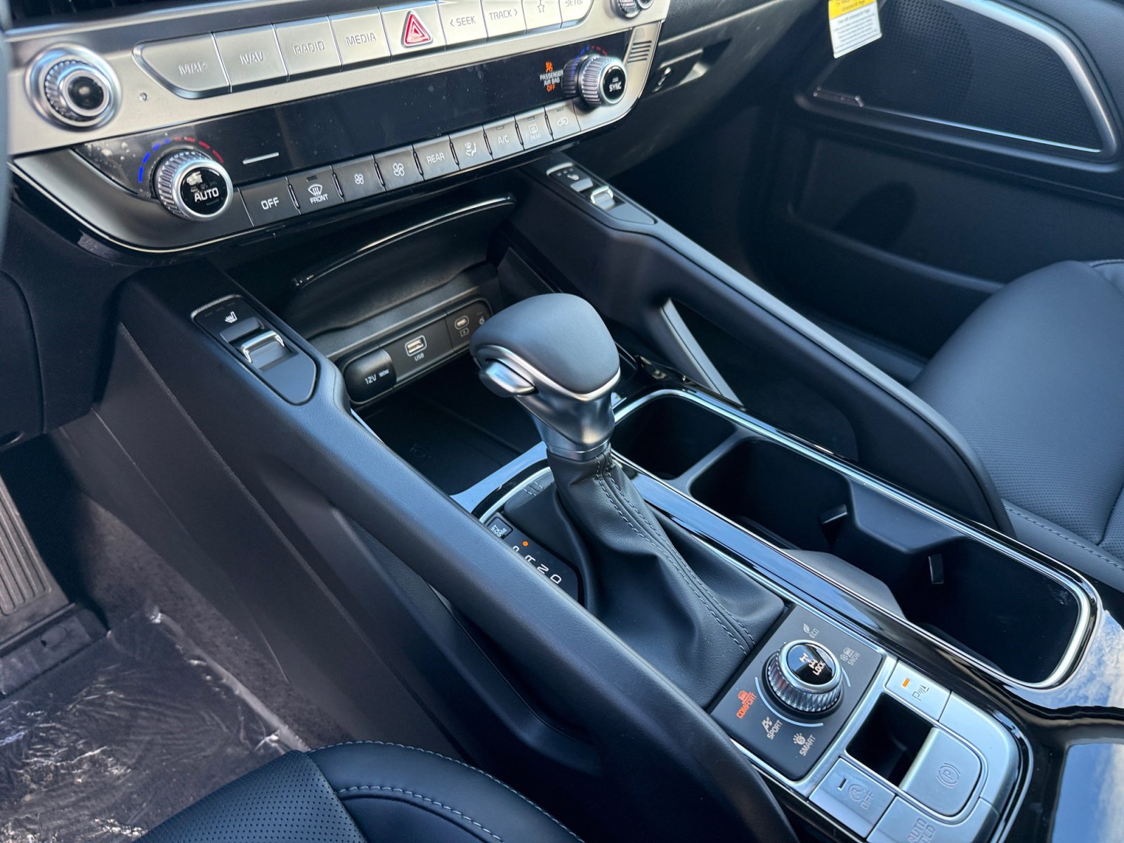 New 2025 Kia Telluride S image 13