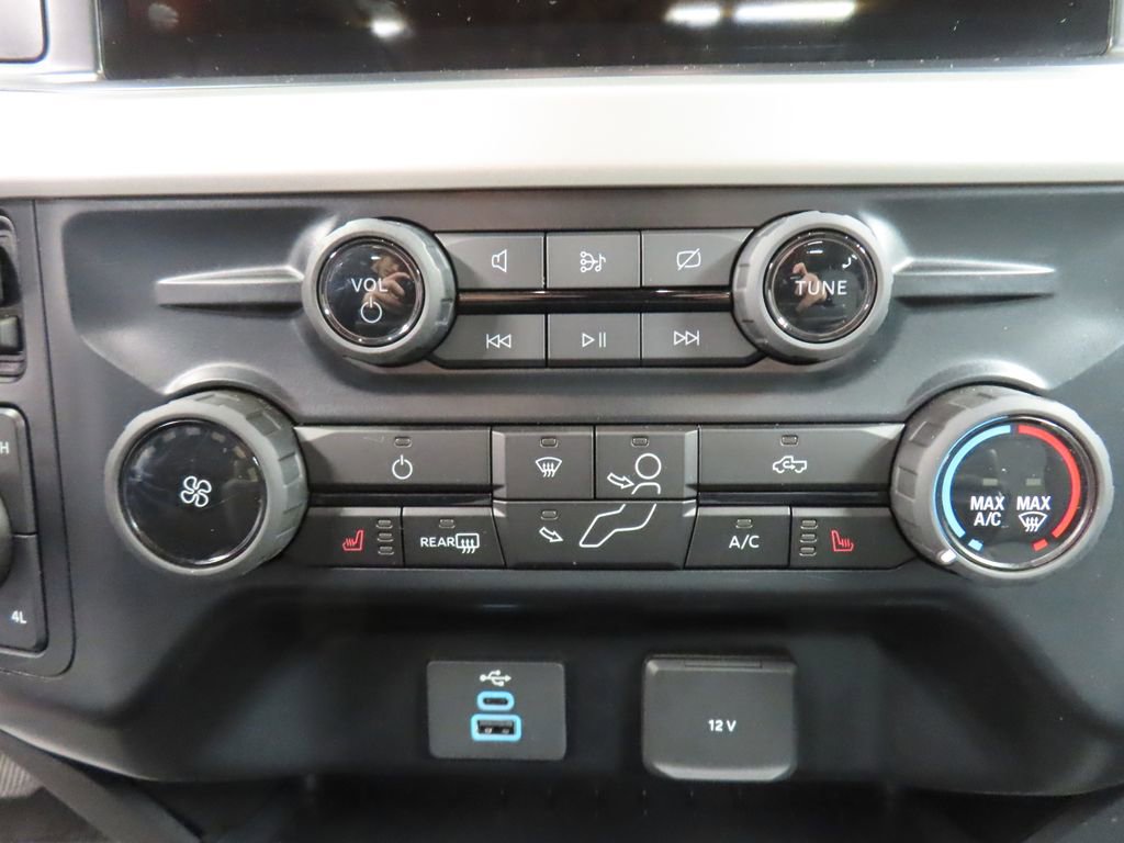 Used 2024 Ford F250 XLT w/ Black Appearance Package AWD/4WD image 55