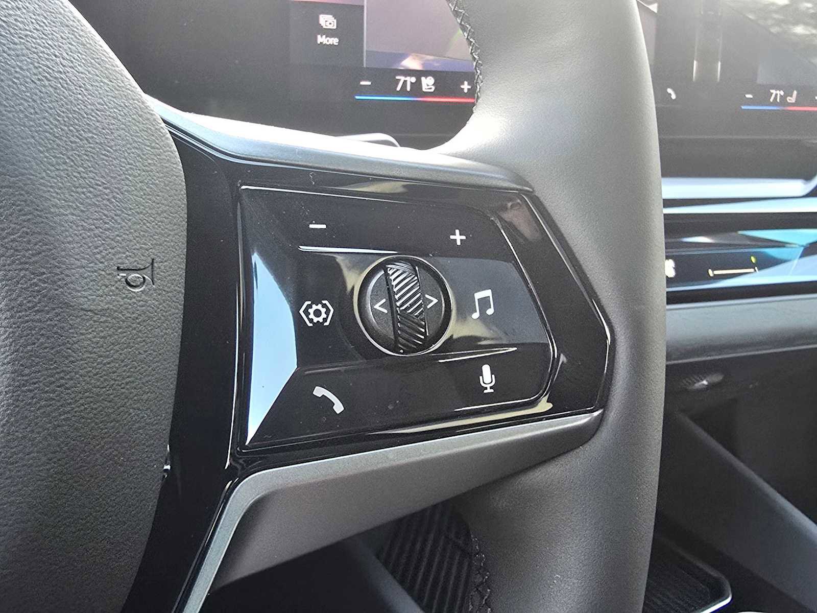 Used 2024 BMW i5 eDrive40i w/ Convenience Package image 36