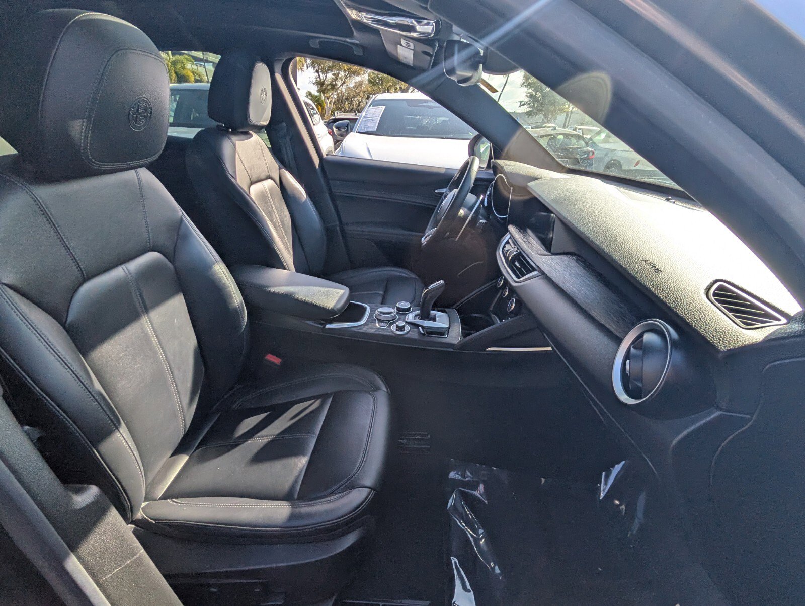 Used 2023 Alfa Romeo Stelvio Sprint image 18