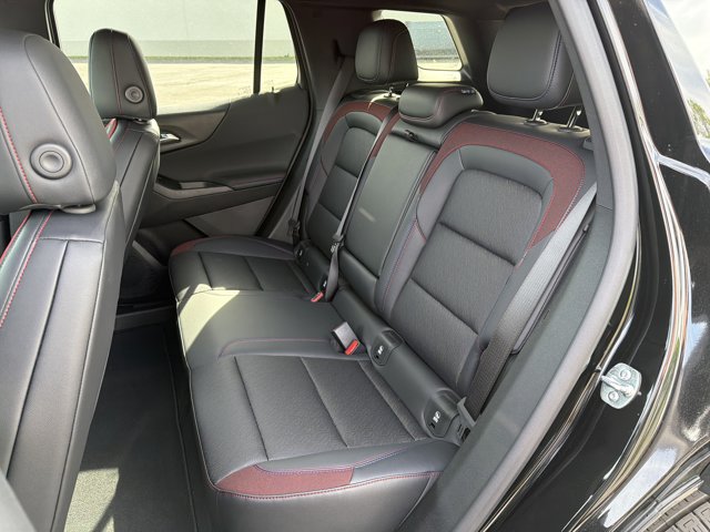 New 2026 Chevrolet Equinox RS w/ Convenience Package III AWD/4WD image 25
