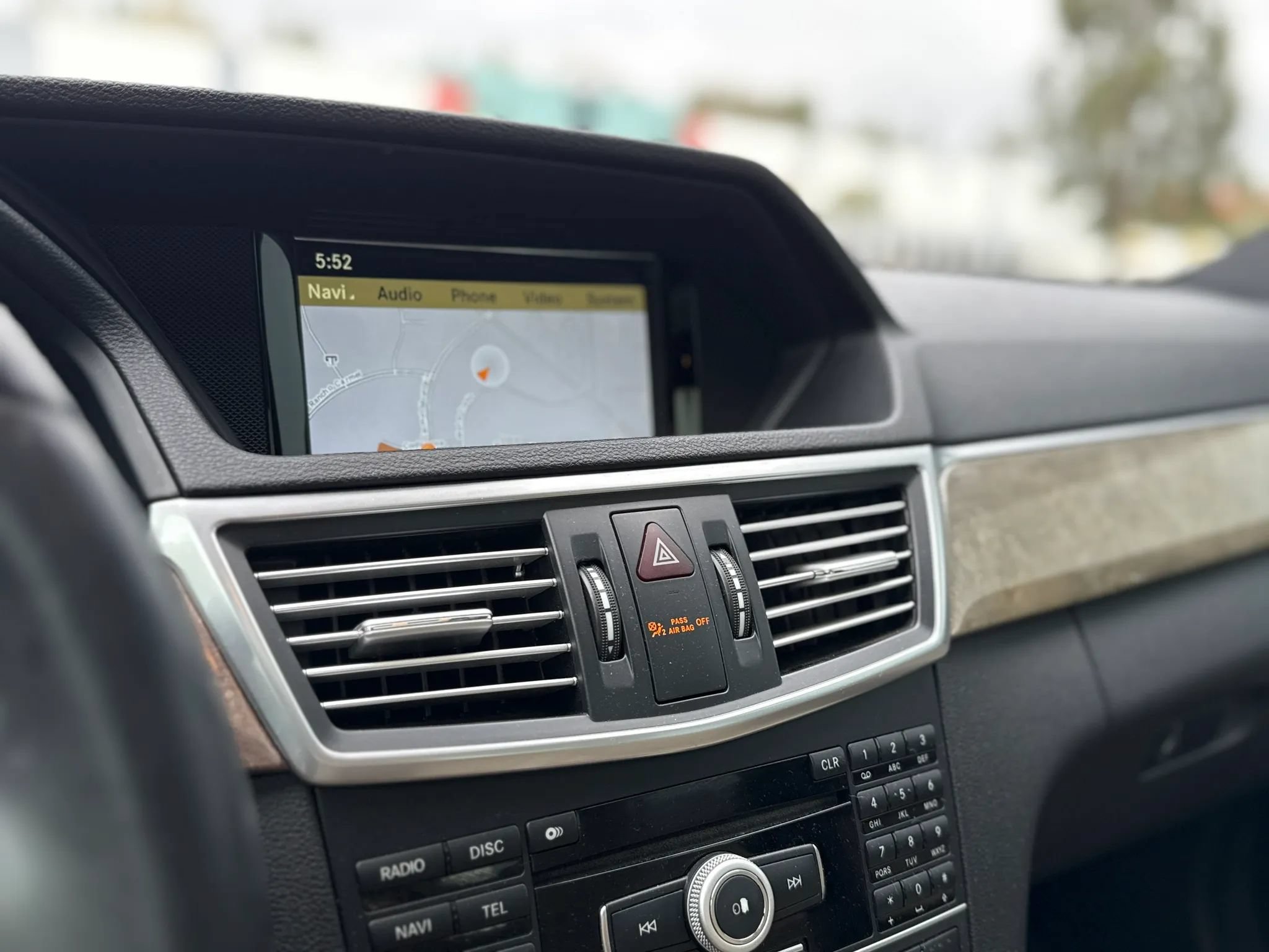 Used 2011 Mercedes-Benz E 550 Sedan image 19