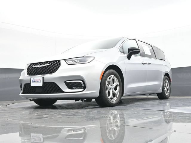 Used 2024 Chrysler Pacifica Limited FWD image 52