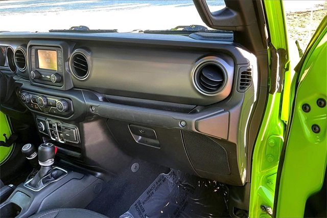 Used 2021 Jeep Gladiator Willys image 16