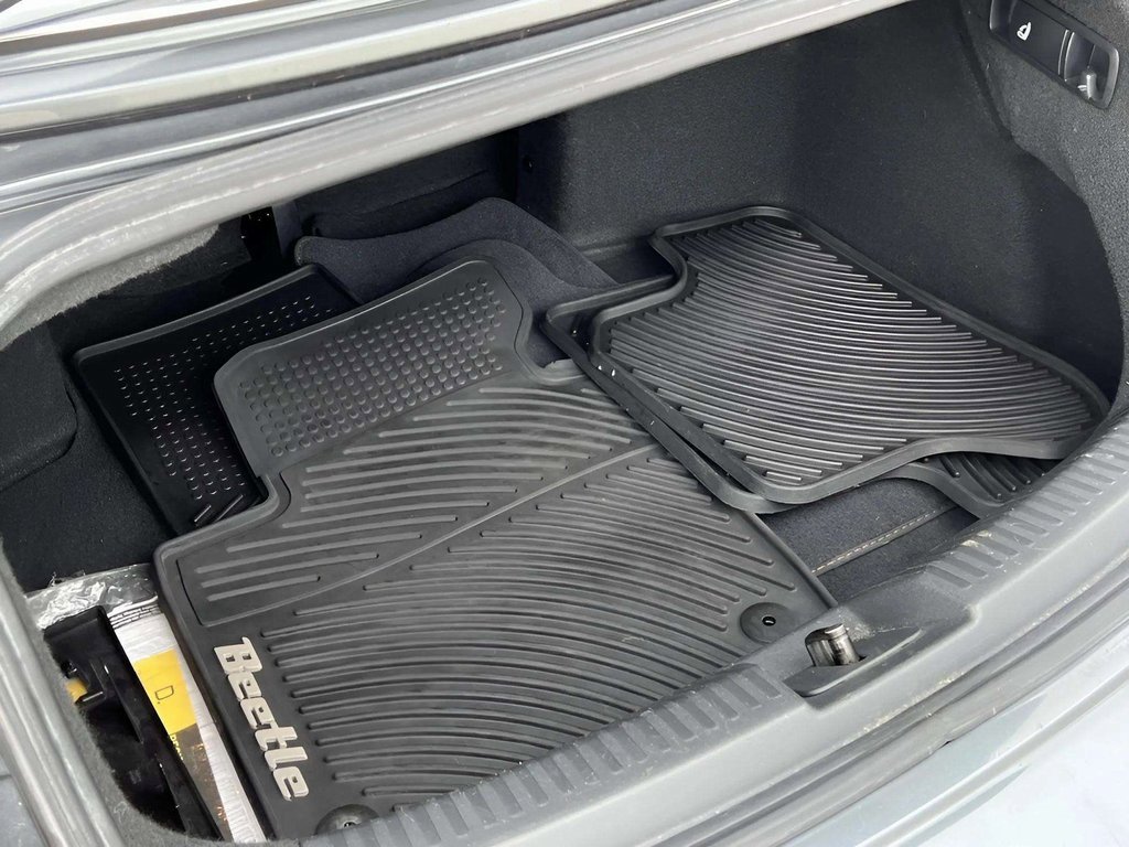 Used 2017 Volkswagen Beetle 1.8T Classic image 18