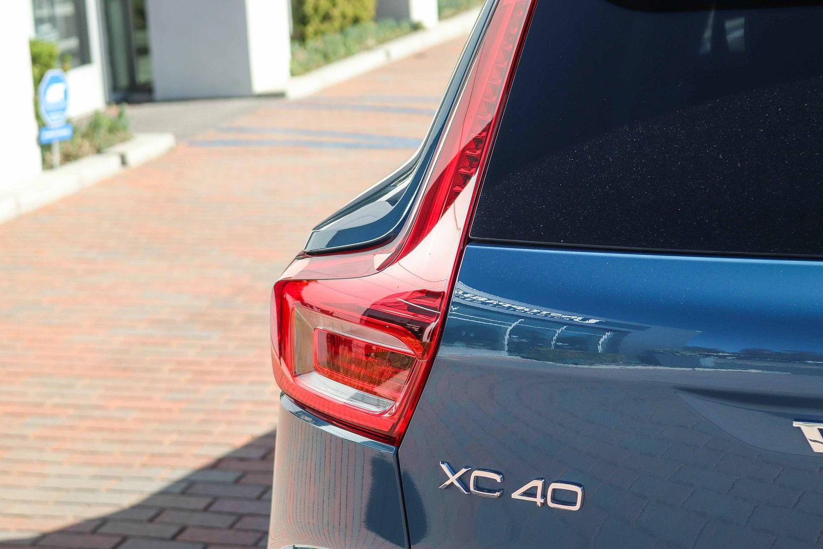 Used 2023 Volvo XC40 Recharge Plus AWD/4WD image 9